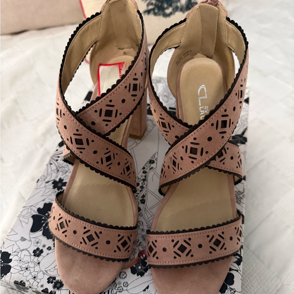 Chinese Laundry Women's Brown Cutout Sandals